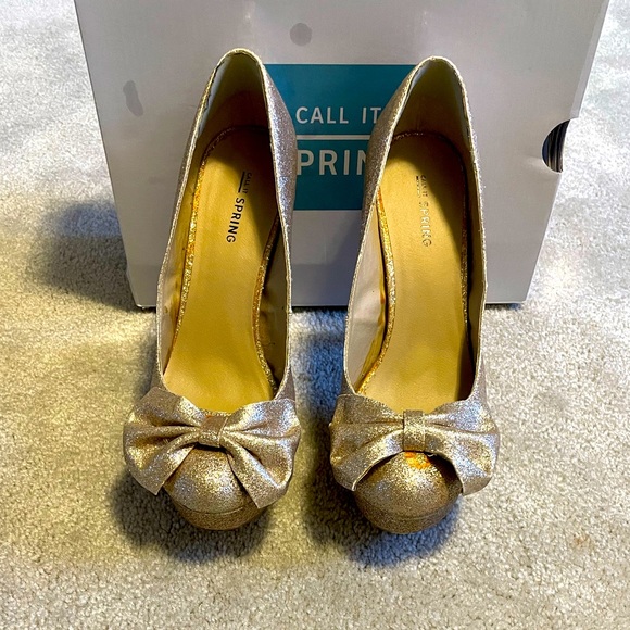 Size 9 gold sparkle heels - Picture 3 of 3